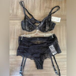 Marie Jo (Prima Donna) in a 34B with Small matching panty- NWT Black